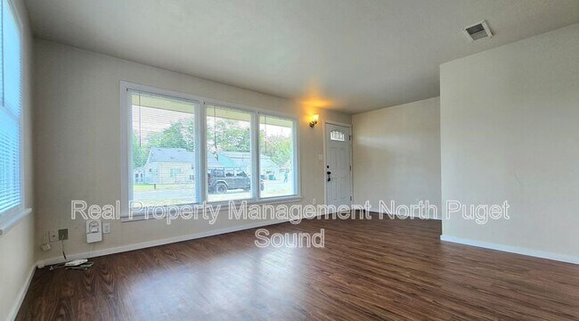 Building Photo - 1083 Alder Ave