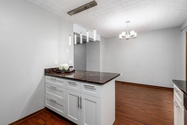 Building Photo - 5841 Elmbridge Ln