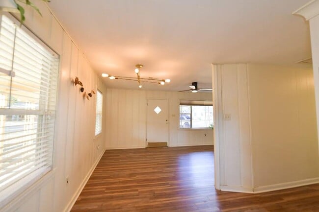 Building Photo - 2125 Hairston St