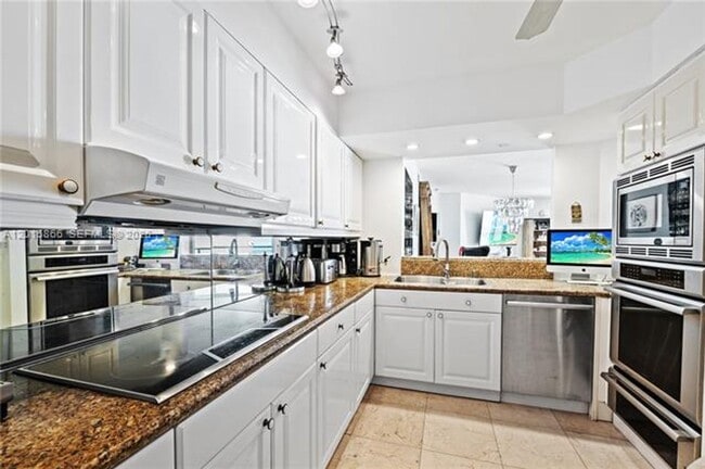 Building Photo - 8925 Collins Ave