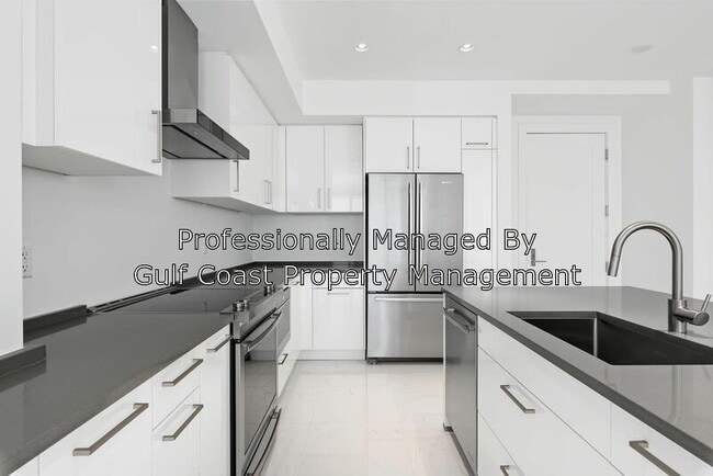 Building Photo - 111 S Pineapple Ave