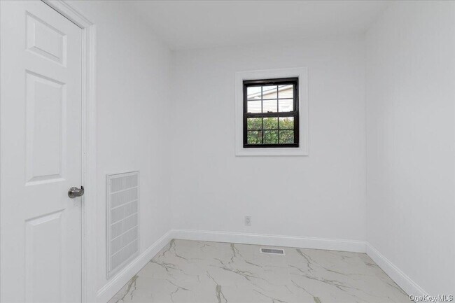 Building Photo - 245 Garfield Ave