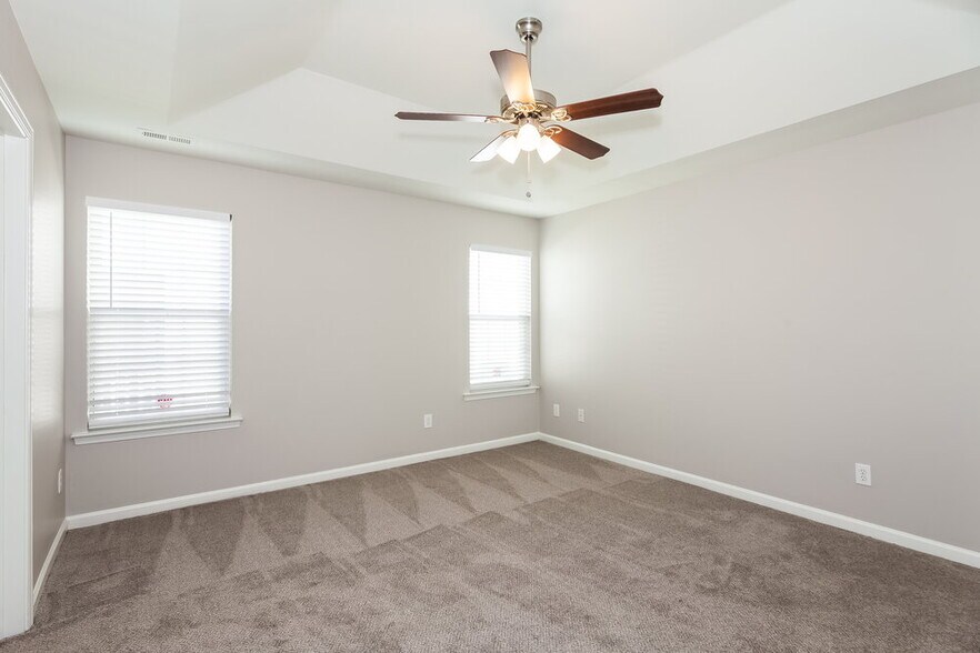 Building Photo - 6013 Spanish Moss Ln