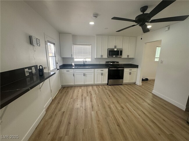 Building Photo - 1336 Darmak Dr