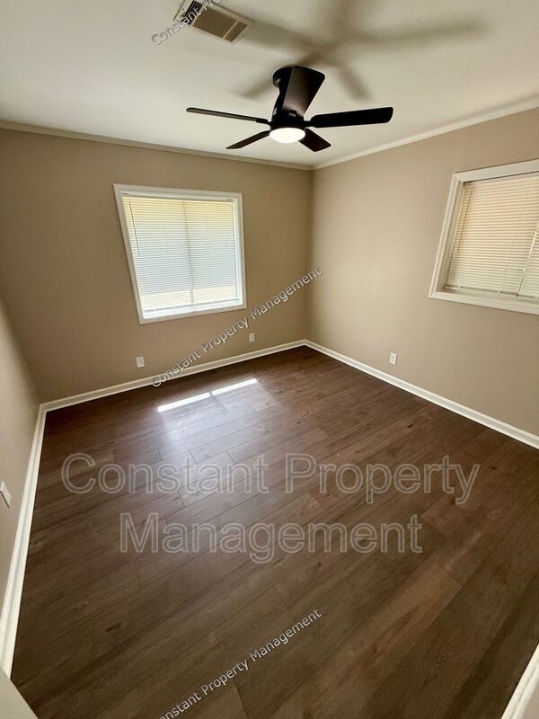 Building Photo - 4301 Ayers Rd
