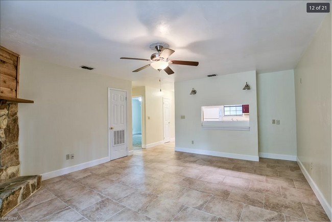 Building Photo - 2 br, 1 bath Duplex - 4789 Leah Court 4789