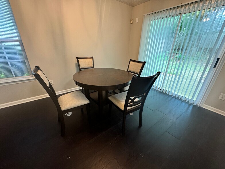 Building Photo - Room in House on Feldspar Way