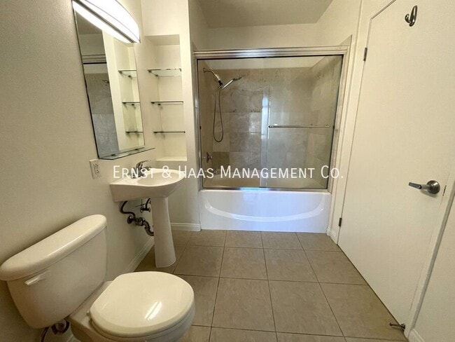Building Photo - 488 E Ocean Blvd
