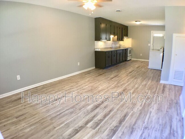 Building Photo - 1559 Brookbank Ave