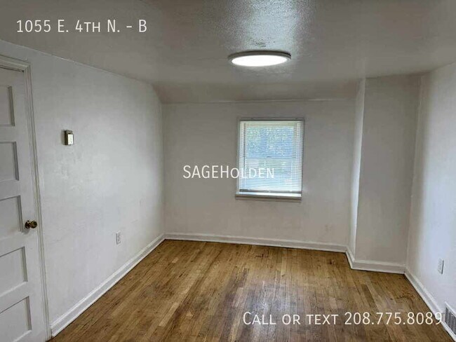 Building Photo - 1055 E 4th N