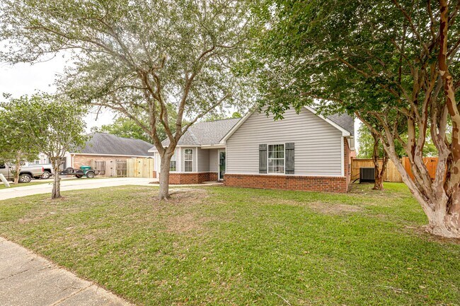 Building Photo - 602 Ronda Ln