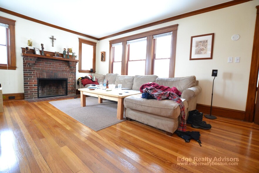 Primary Photo - 61 Poplar St