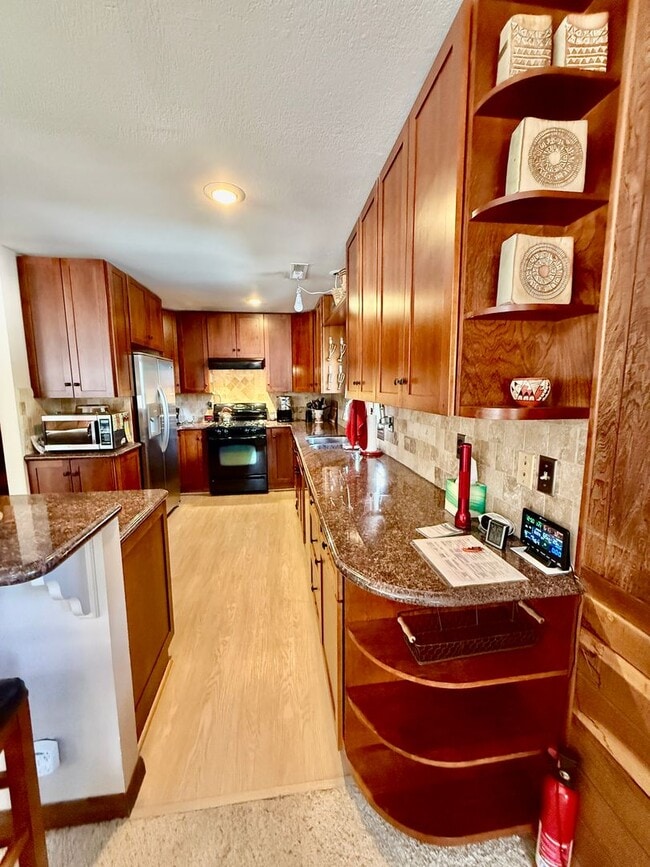 Building Photo - Furnished 3BD/2BA Near Eagle Lodge | Sunny Deck | Wood-Burning Fireplace | Garage