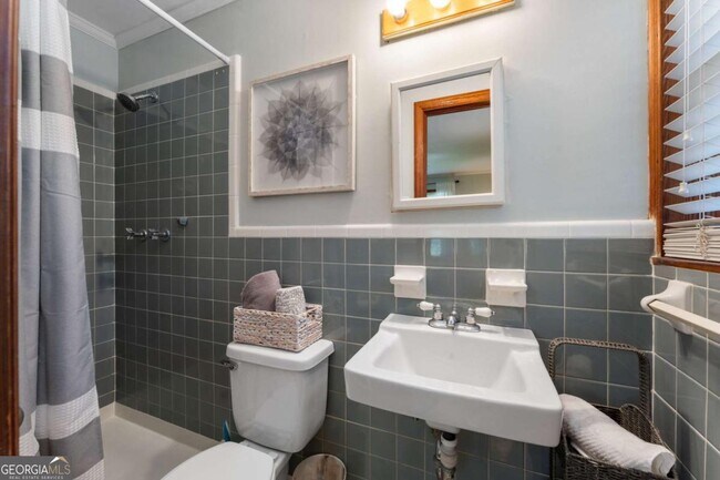 Building Photo - 5122 Lavista Rd