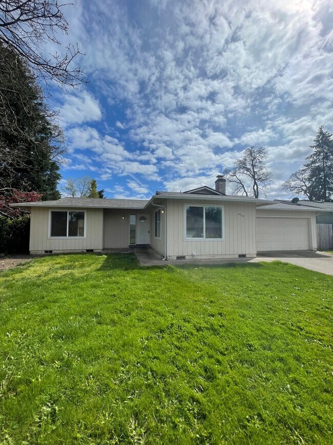 Building Photo - 3 bed 1.5 bath Home in Salem