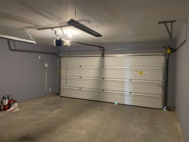 Building Photo - 2 weeks Free Rent! AVAILABLE IN BULVERDE! ...