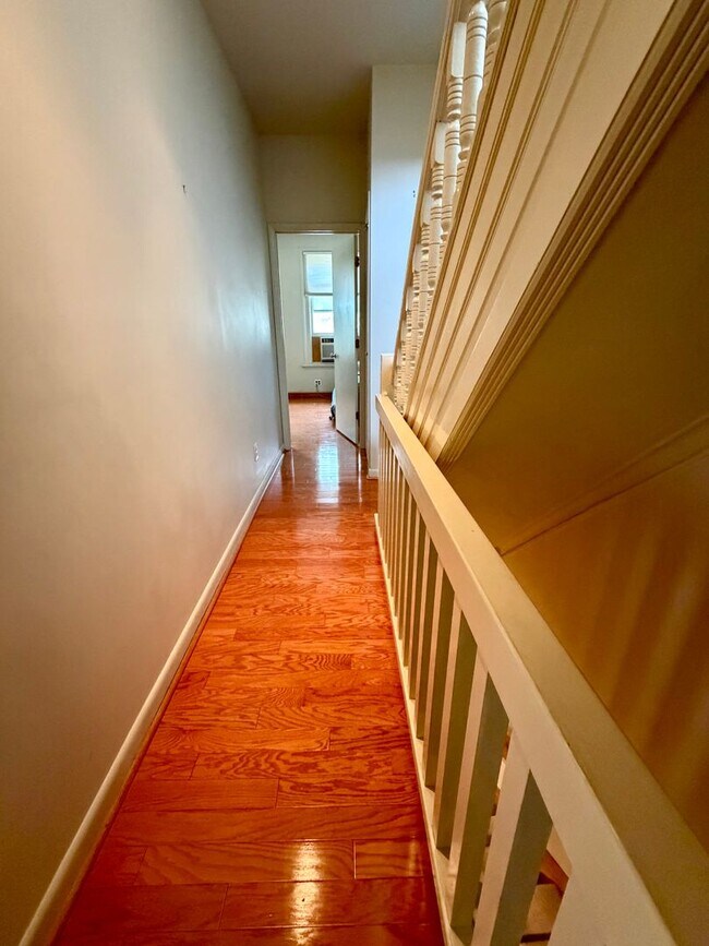 Building Photo - Stunning 4-Bedroom Home Nestled in Spruce Hill! Available in Mid-August!
