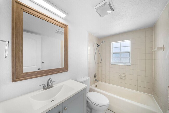 Building Photo - 13401-13407 Pine Needle Ln