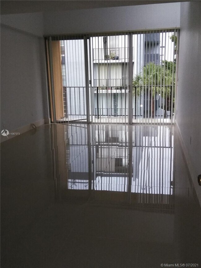 Building Photo - 110 Fontainebleau Blvd