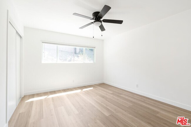 Building Photo - 1020 Larker Ave