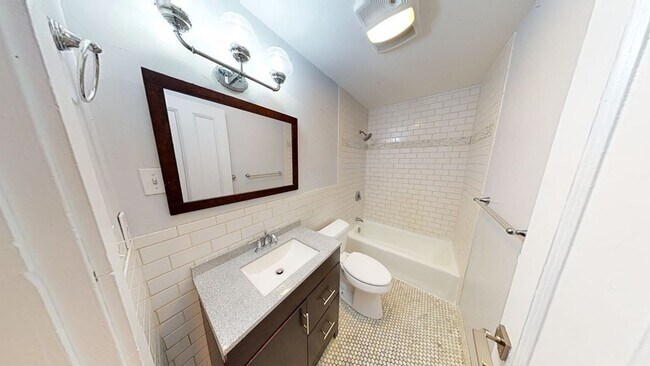 Building Photo - 36 Van Winkle St