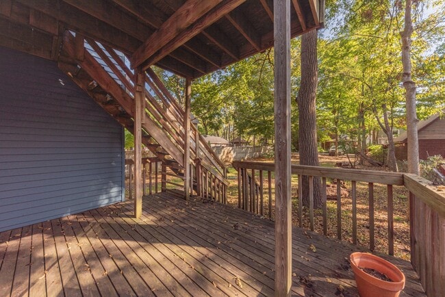 Building Photo - 1031 S Forest Ave