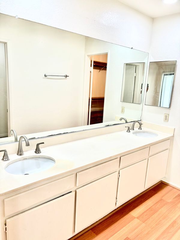 Building Photo - 16521 Grunion Ln