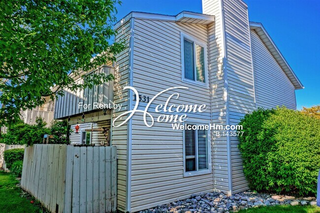 Primary Photo - Convenient & Cozy Ground Level Condo Near ...