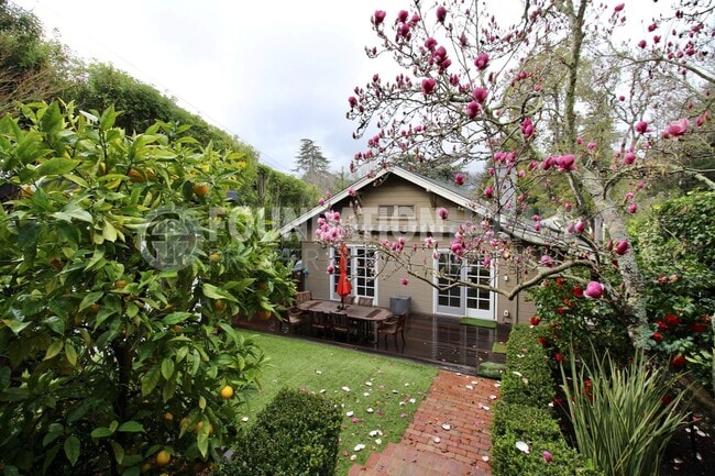 Building Photo - Charming Mill Valley Home with Backyard Office – Prime Boyle Park Location, Just a 5-Minute Walk ...