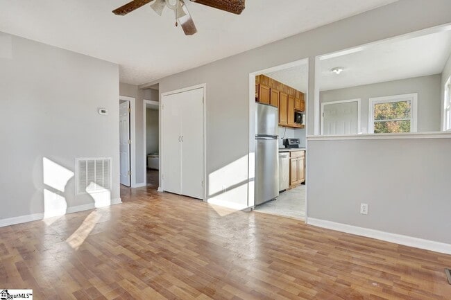 Building Photo - 731 Winding Creek Rd