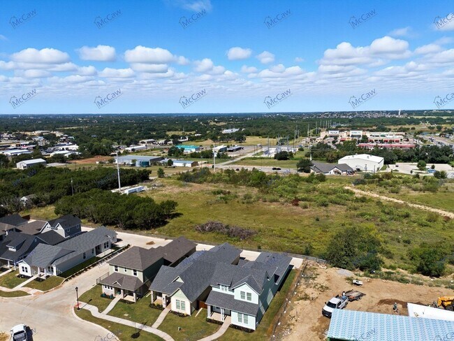 Building Photo - 100 Cardinal Wds