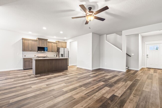 Building Photo - BRAND NEW BLACKROCK 4BD/2.5BA MERIDIAN HOME!