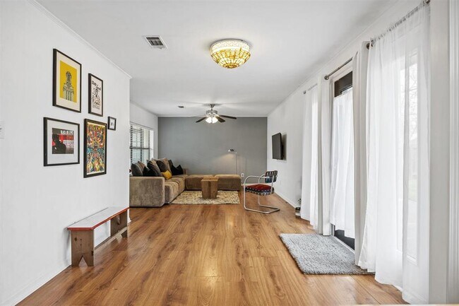 Building Photo - 1118 Fisher St