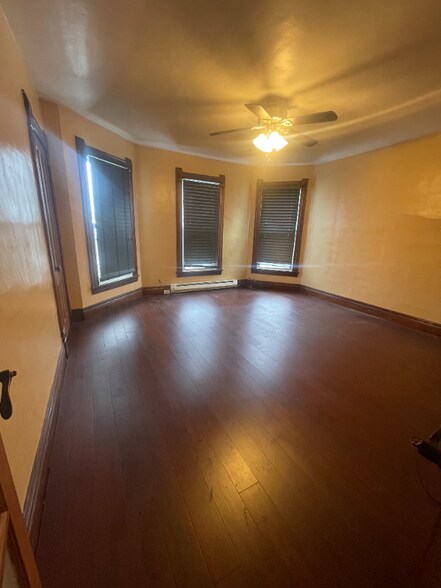 Building Photo - 222 Caroline Ave