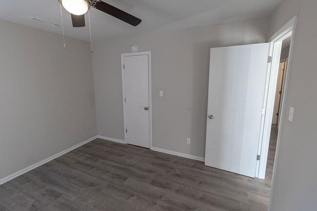 Building Photo - 7216 N Moberly Dr