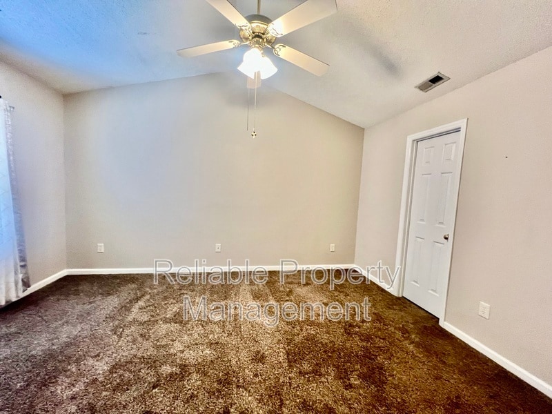 Building Photo - 143 Christine Dr