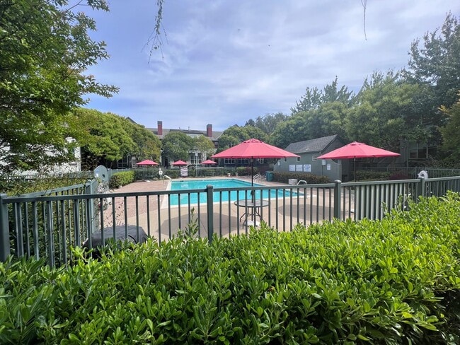 Building Photo - Nor Cal Realty Inc, 3 bedroom 3 bath townh...