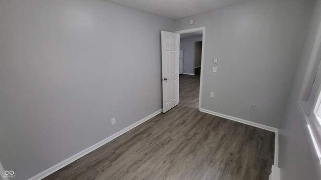 Building Photo - 86 N Holmes Ave