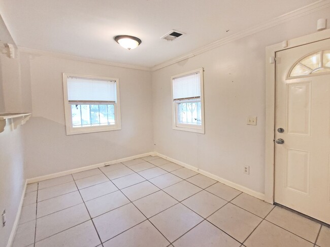 Building Photo - 65 Meldon Ave SE