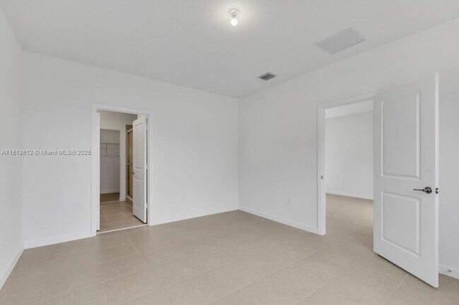 Building Photo - 3050 Park Pl