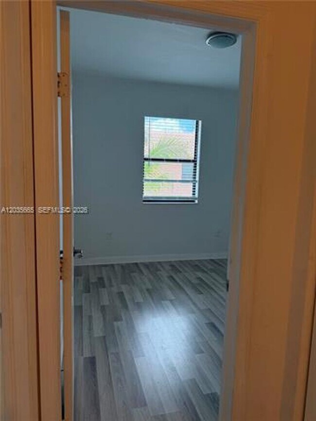 Building Photo - 3467 W 89th Terrace