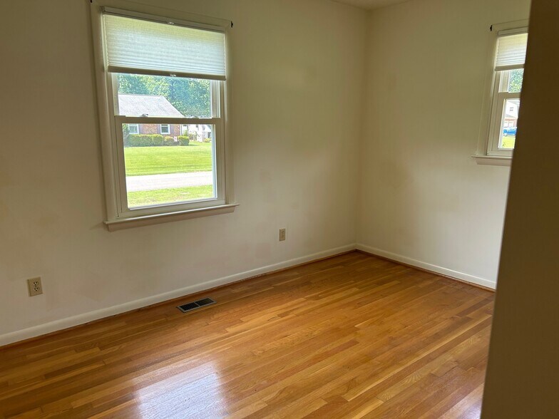 Building Photo - 308 Faulkner Rd