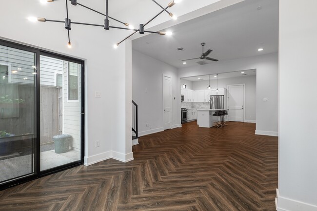 Building Photo - 210 E 32nd St