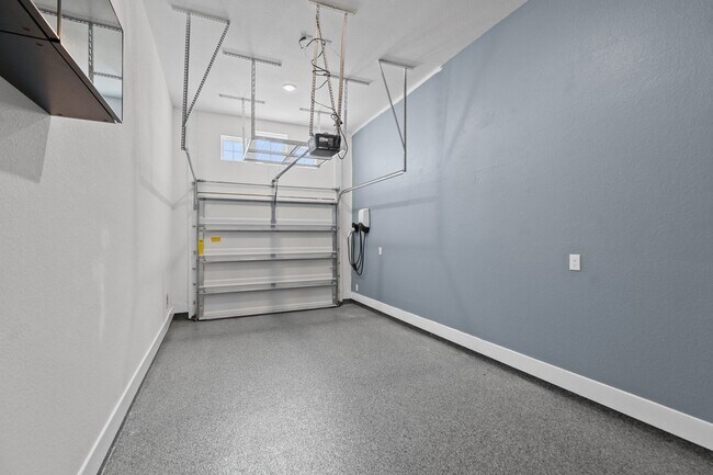 Building Photo - 10031 Crescendo Wy