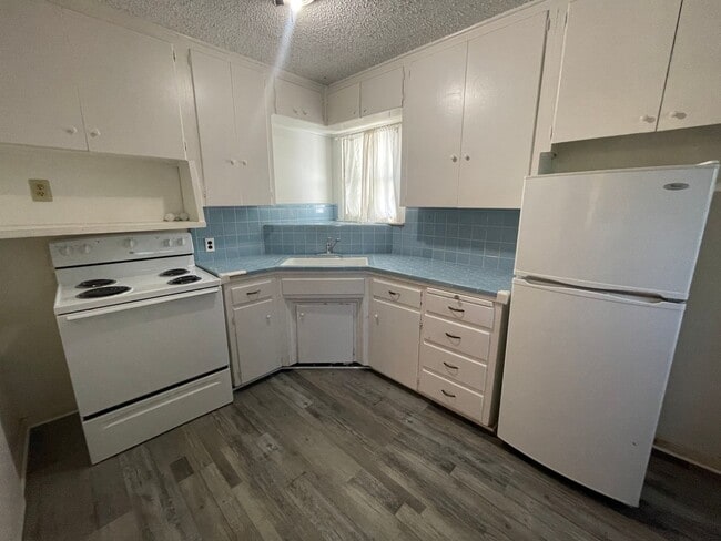 Primary Photo - 3 Bedroom Midwest City Home!
