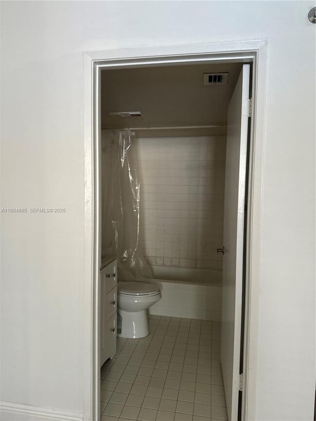 Building Photo - 850 N Miami Ave