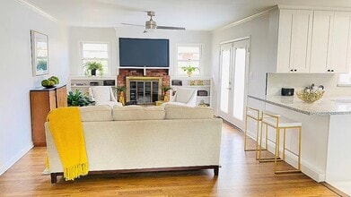 Building Photo - 5230 S Columbia Ave