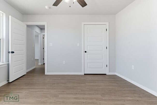 Building Photo - Newly Remodeled 2 Bed Duplex – Prime Broken Arrow Location!