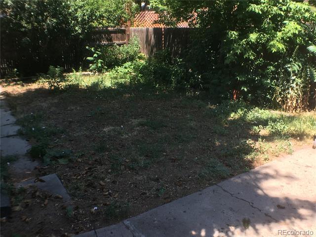 Building Photo - 1021 Cook St