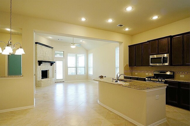 Building Photo - 29015 Davenport Dr